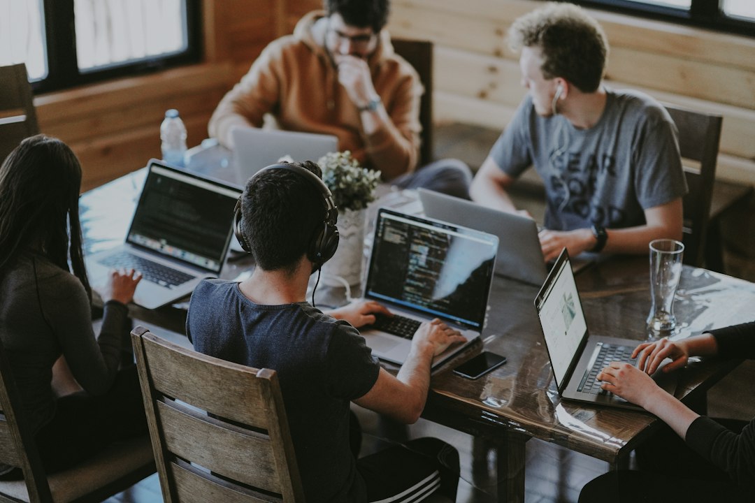 Team al lavoro su una strategia di comunicazione